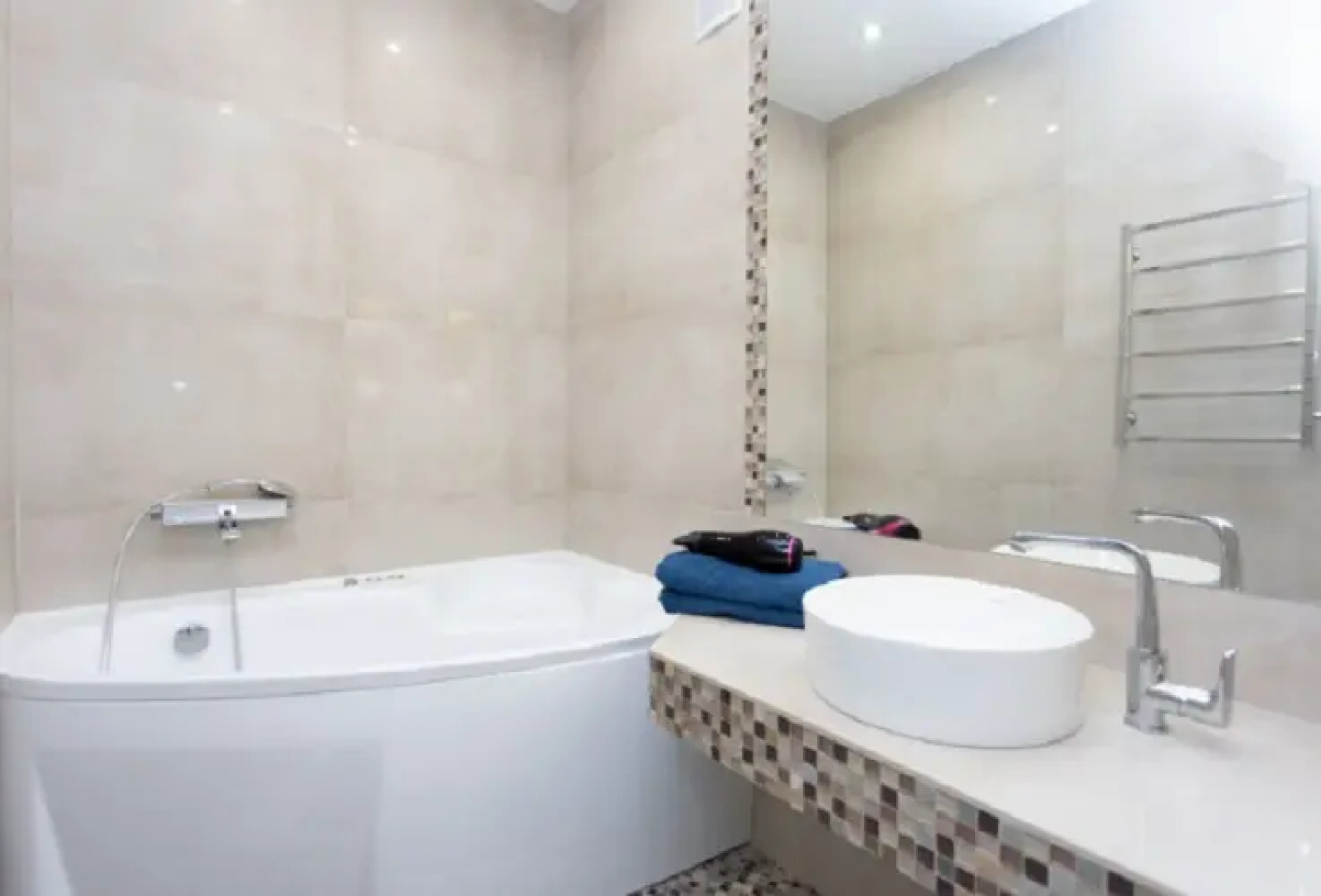 Апартаменты трёхкомнатные на Бобруйской 21