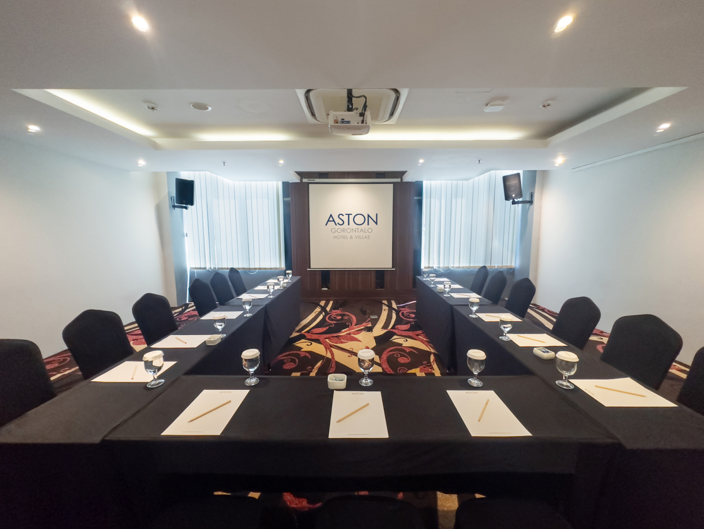 Отель Aston Gorontalo & Convention Center