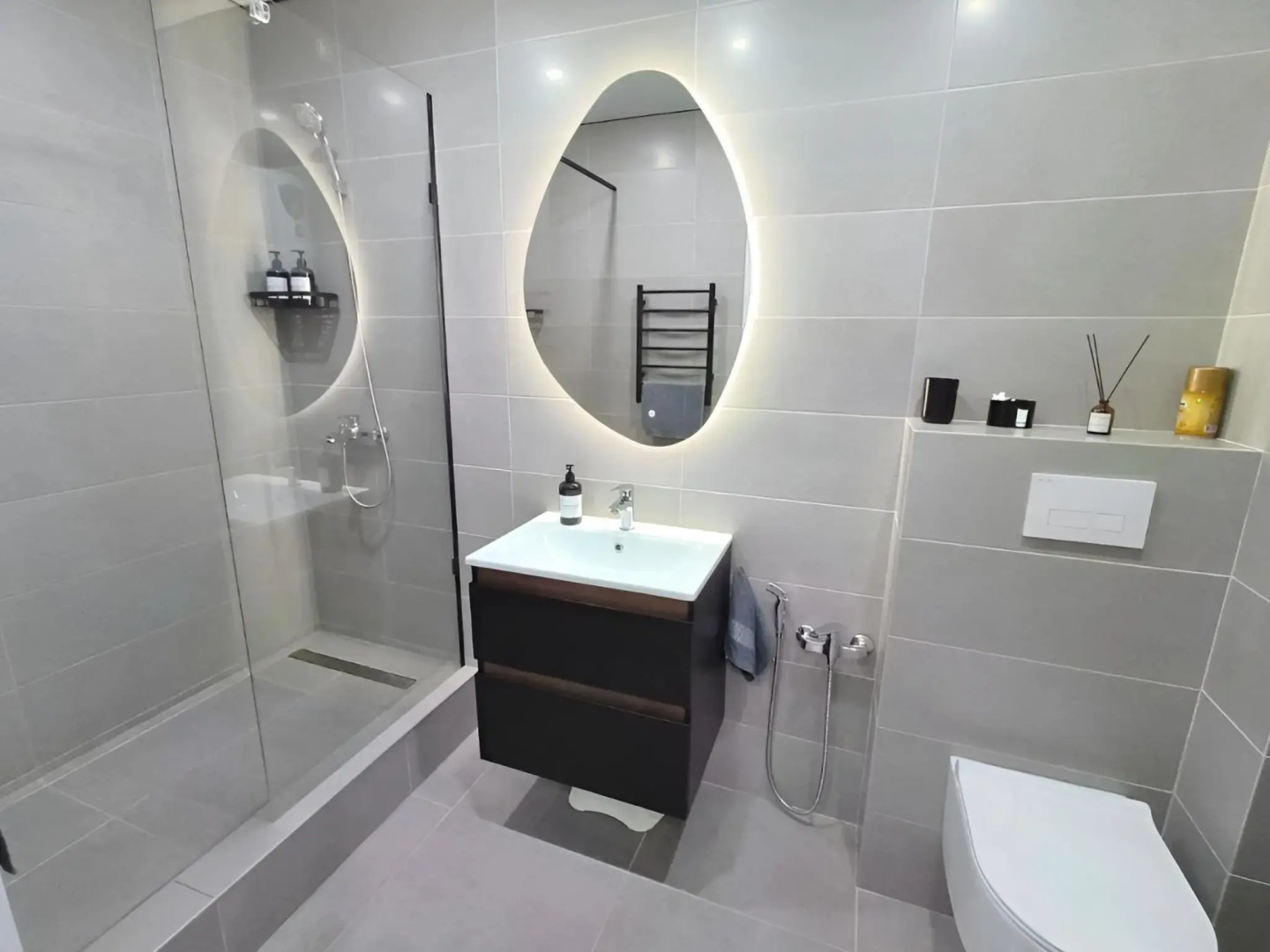 Квартира 6 местная с новым ремонтом около метро Горки парка и ТЦ