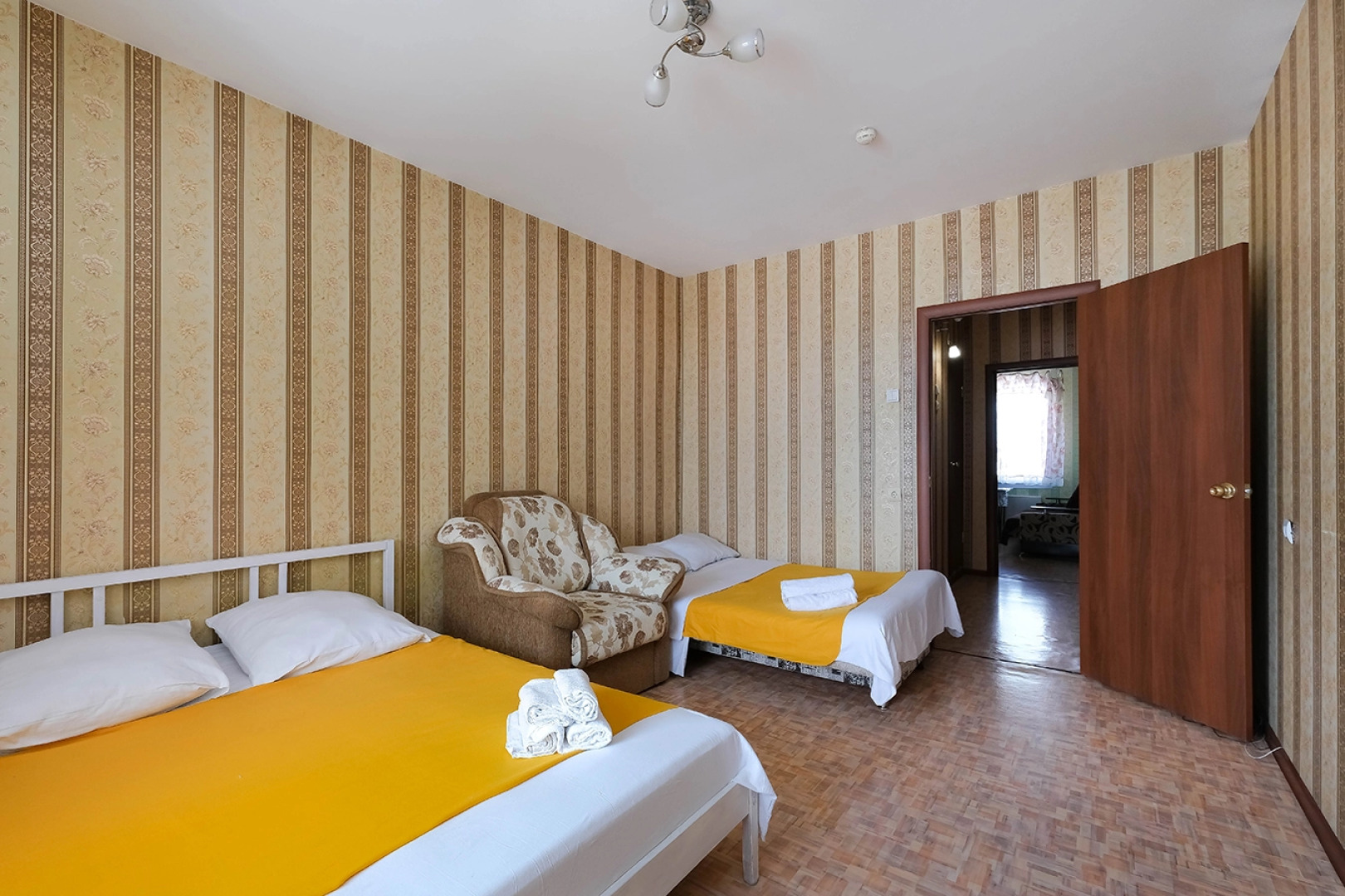 Квартира рядом с Мнтк им. Федорова и Ск Заря