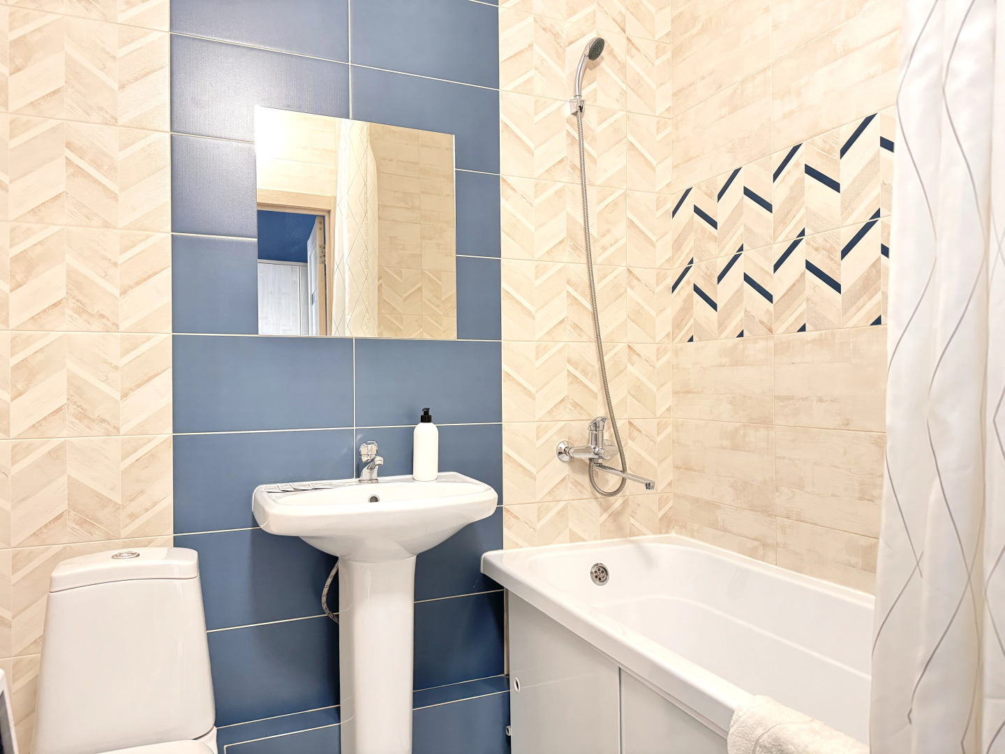 Апартаменты Hugge Place на Лазурной Объект №28