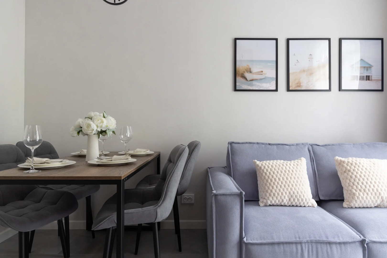 Апартаменты Red Apartments Арт Лайт Сити Шерли