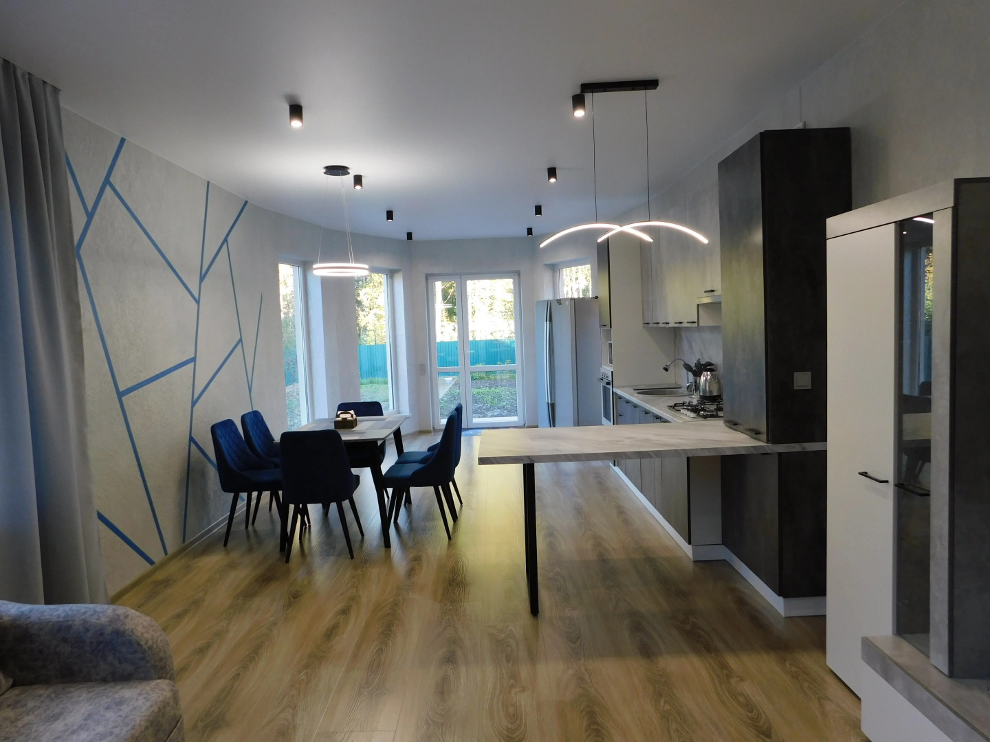 Частный Дом Двух Этажный Дом в Тихом Районе