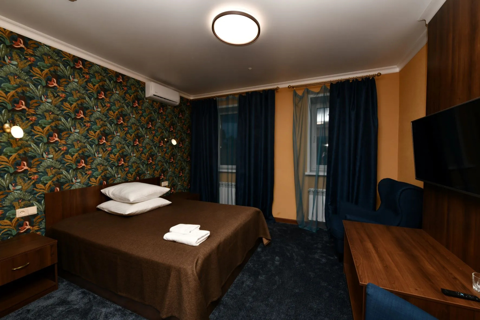 Отель Новоженовский