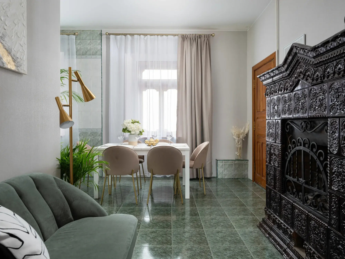 Квартира GM Apartments Новая и тихая Трехкомнатная на Тверской