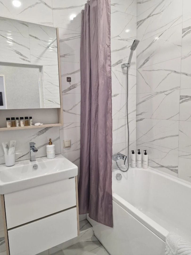 Квартира Flatirini с панорамными окнами в ЖК Весна