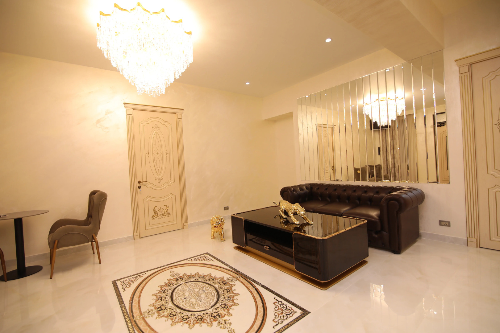 Отель Louvre Home