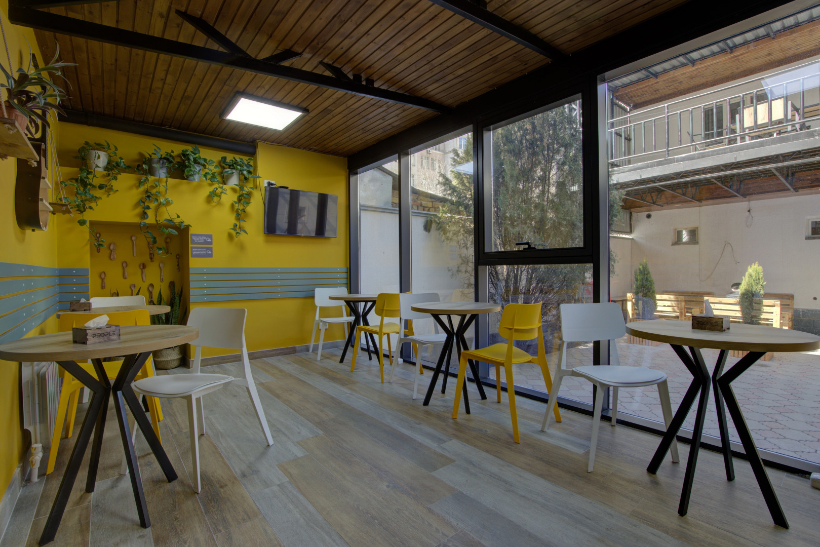 Хостел People Hostel & Coworking