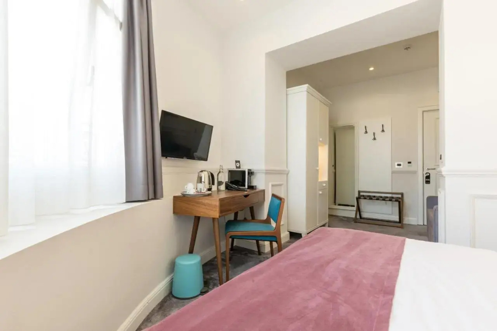 Отель Public House