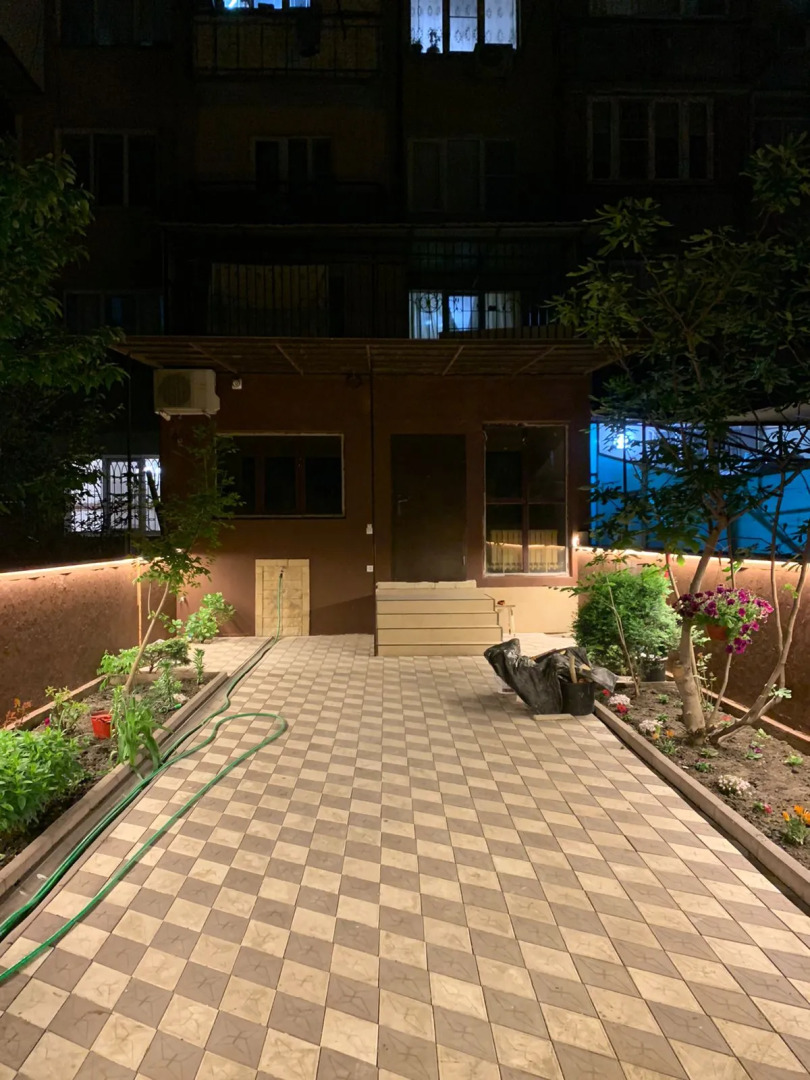 Апартаменты "Эленика" 2-х комнатная Квартира с выходом в парк в Центре города