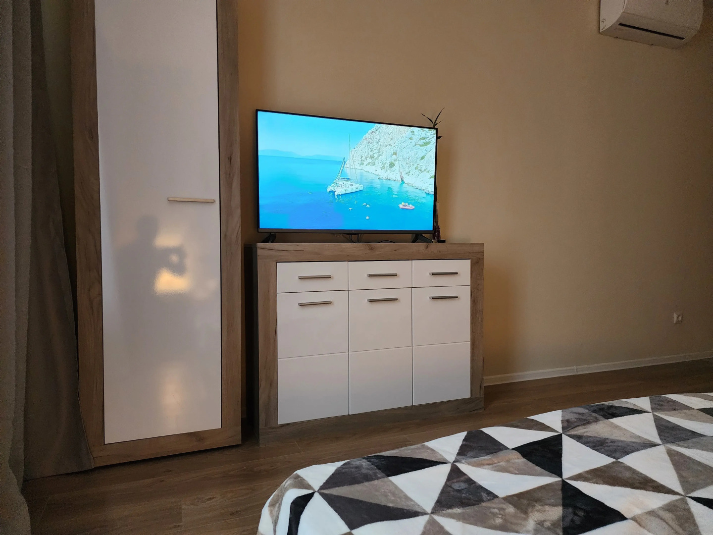 Квартира Первая студия на Ларюшина 4/1