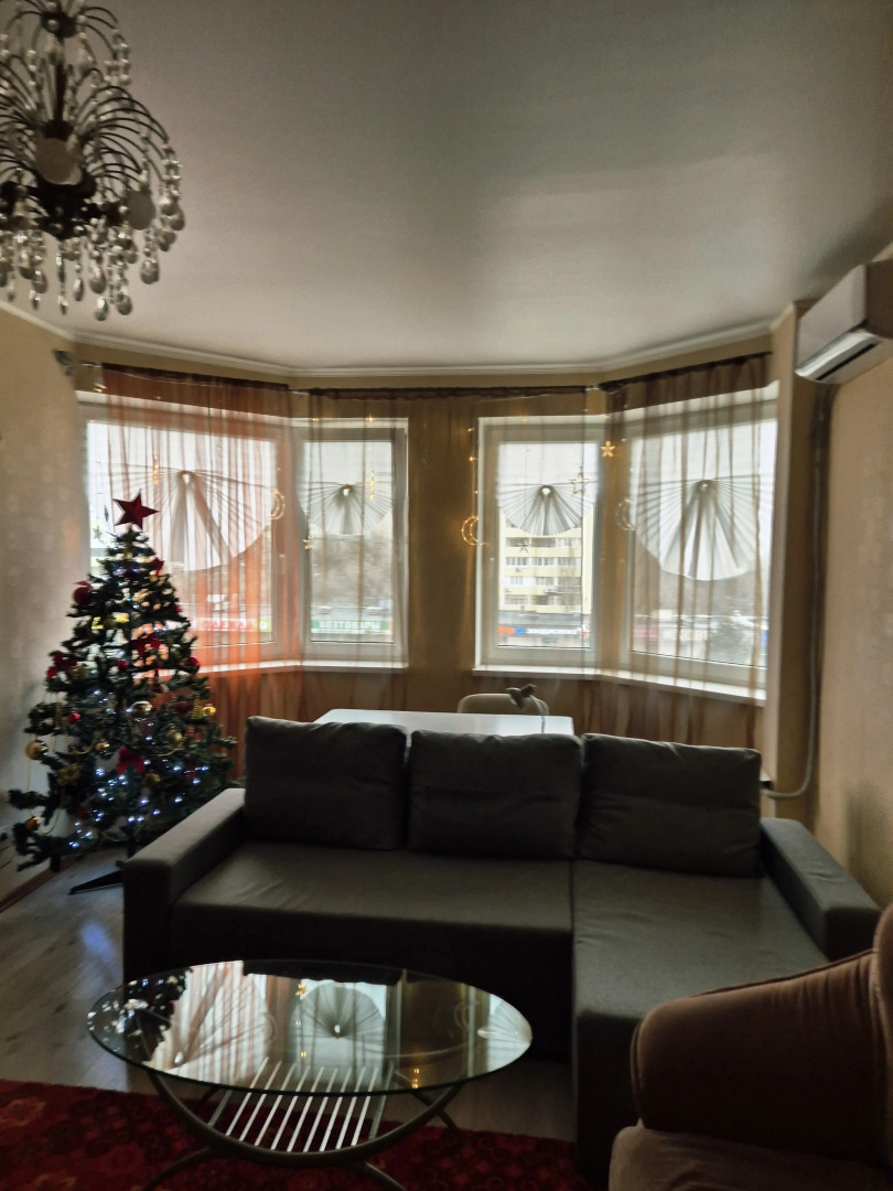 Квартира Просторная квартира с эркером в центре города-героя