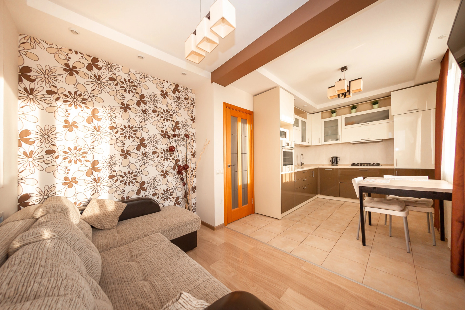 Апартаменты на Романа Брянского 8/1