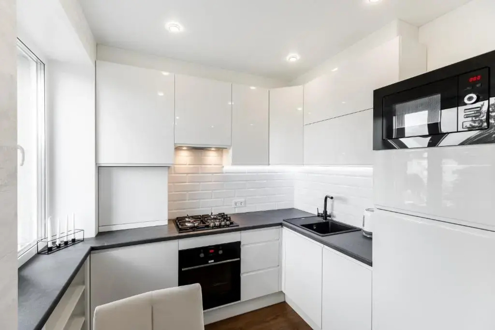 Апартаменты Двухкомнатные Центр, площадь Победы, Театральная 15, Колибри#15