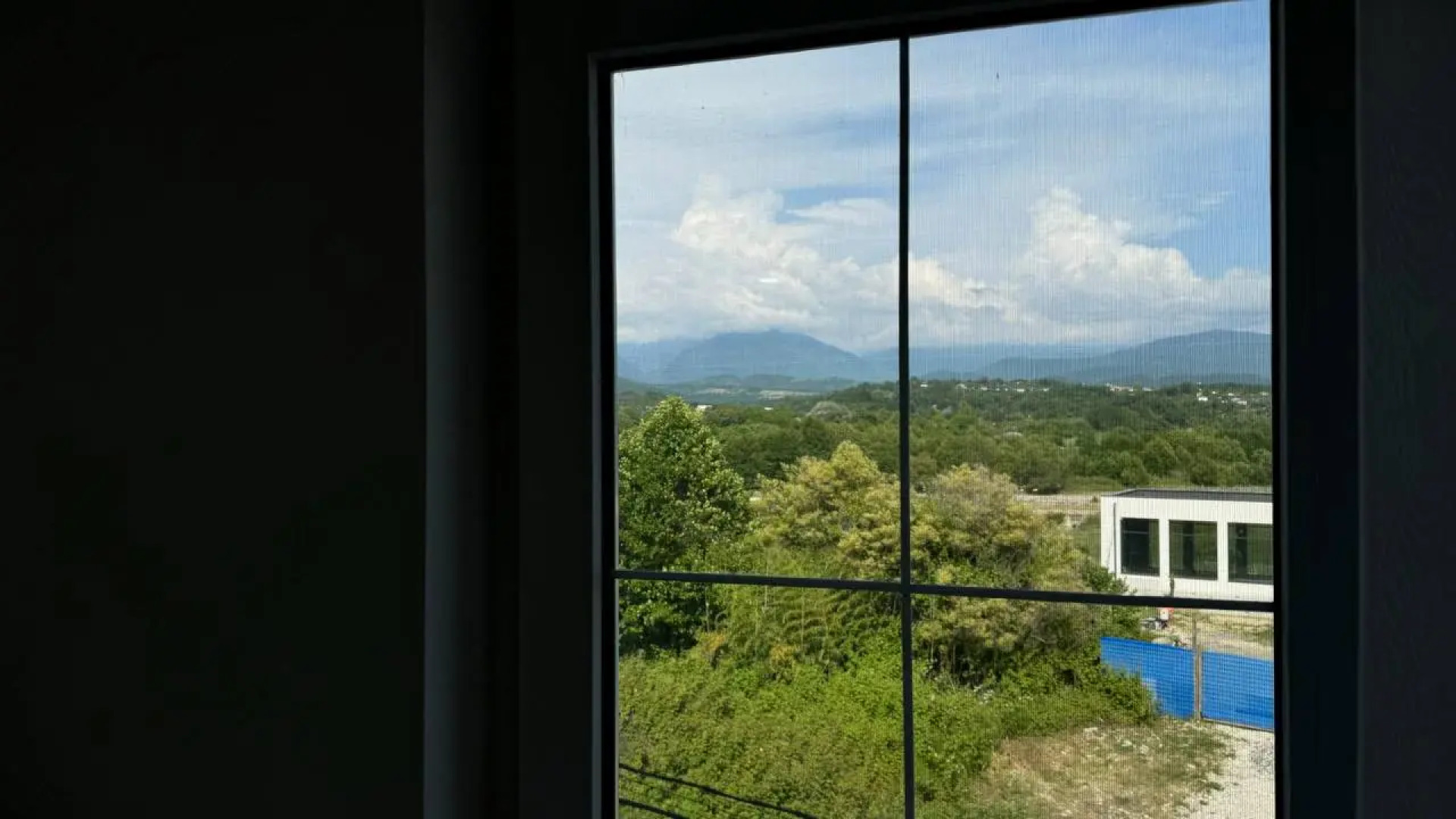 Квартиры с балконами и видом на горы на Мелетяна 5а 2