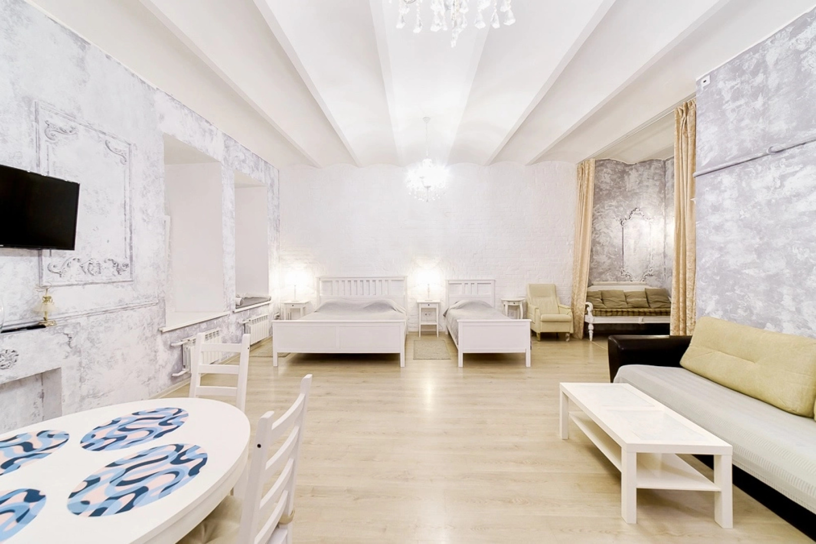 Апартаменты Сутки-Дом - Personnage