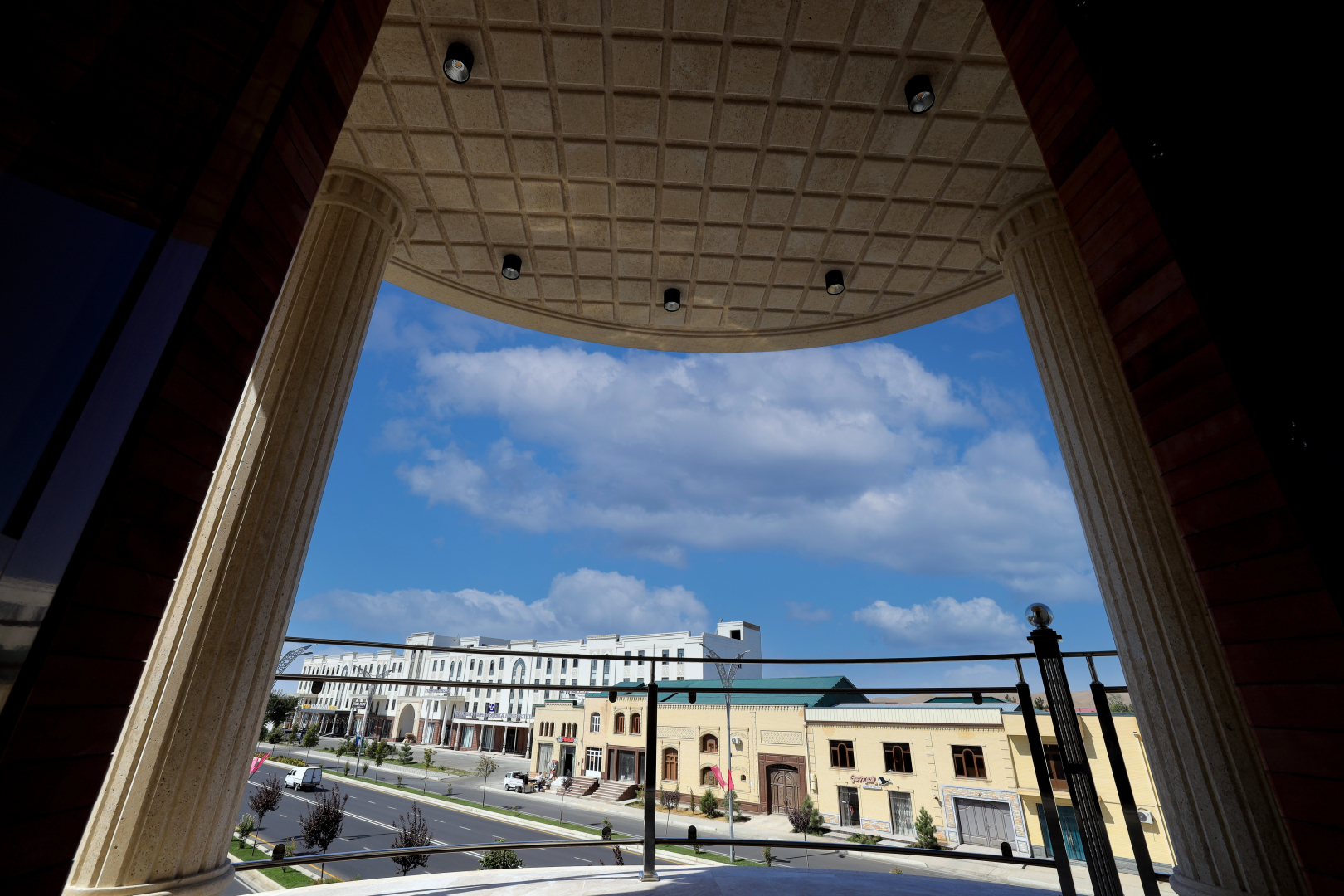 Отель AMIR PLAZA