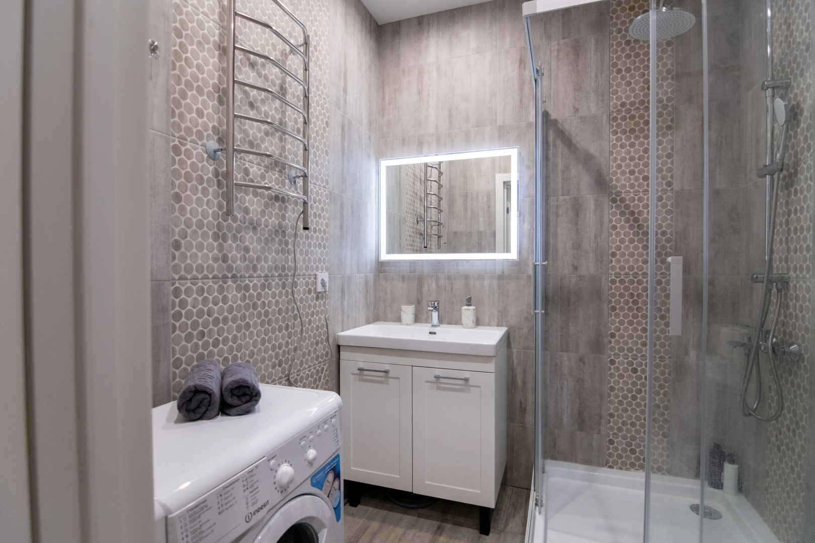 Апартаменты в новострое на троих