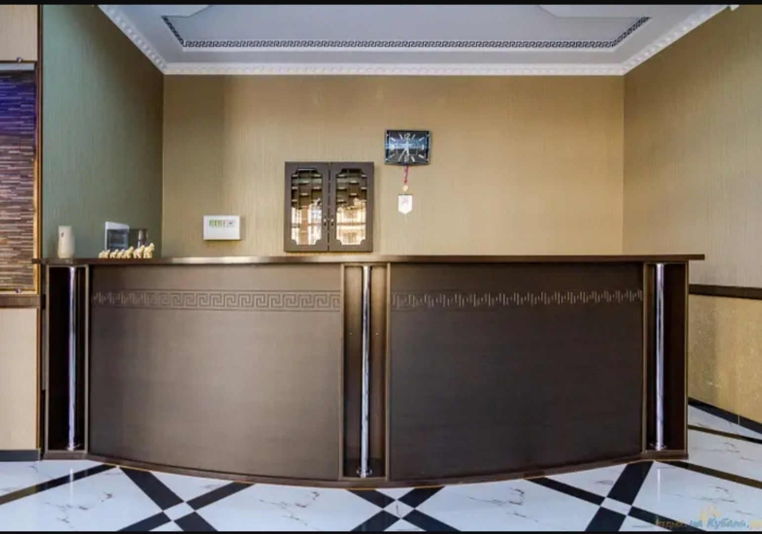 Hotel Mega Lyuks
