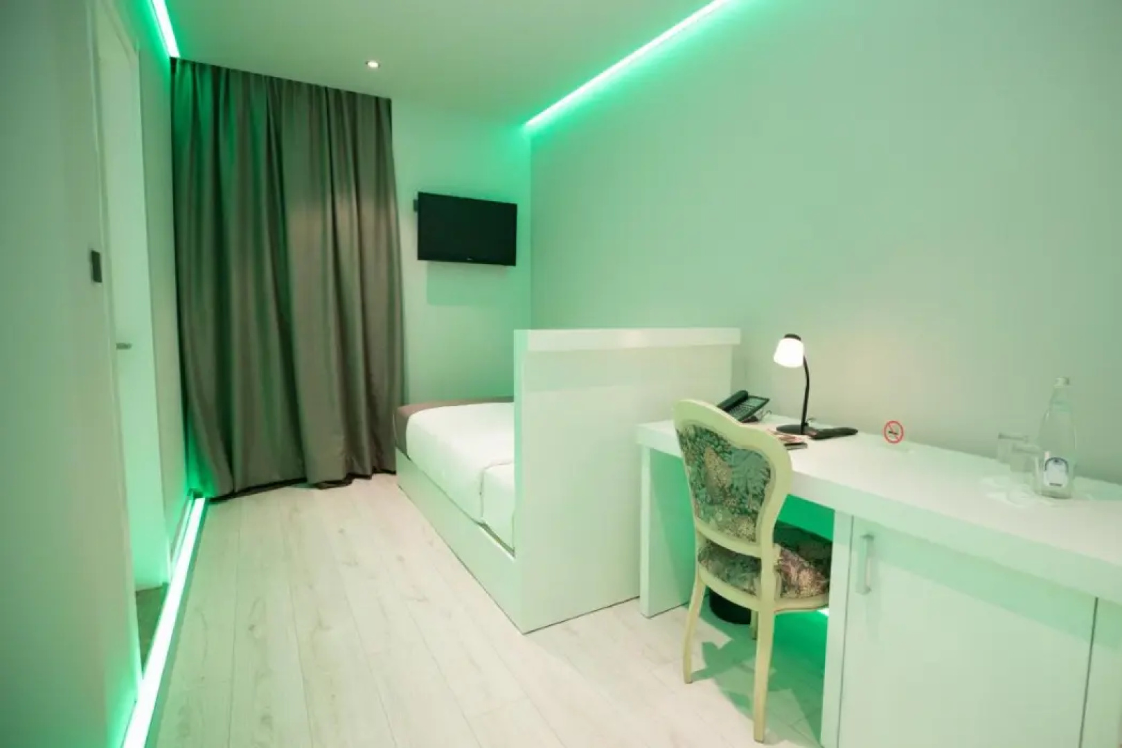 Отель Metro Hotel Tirana