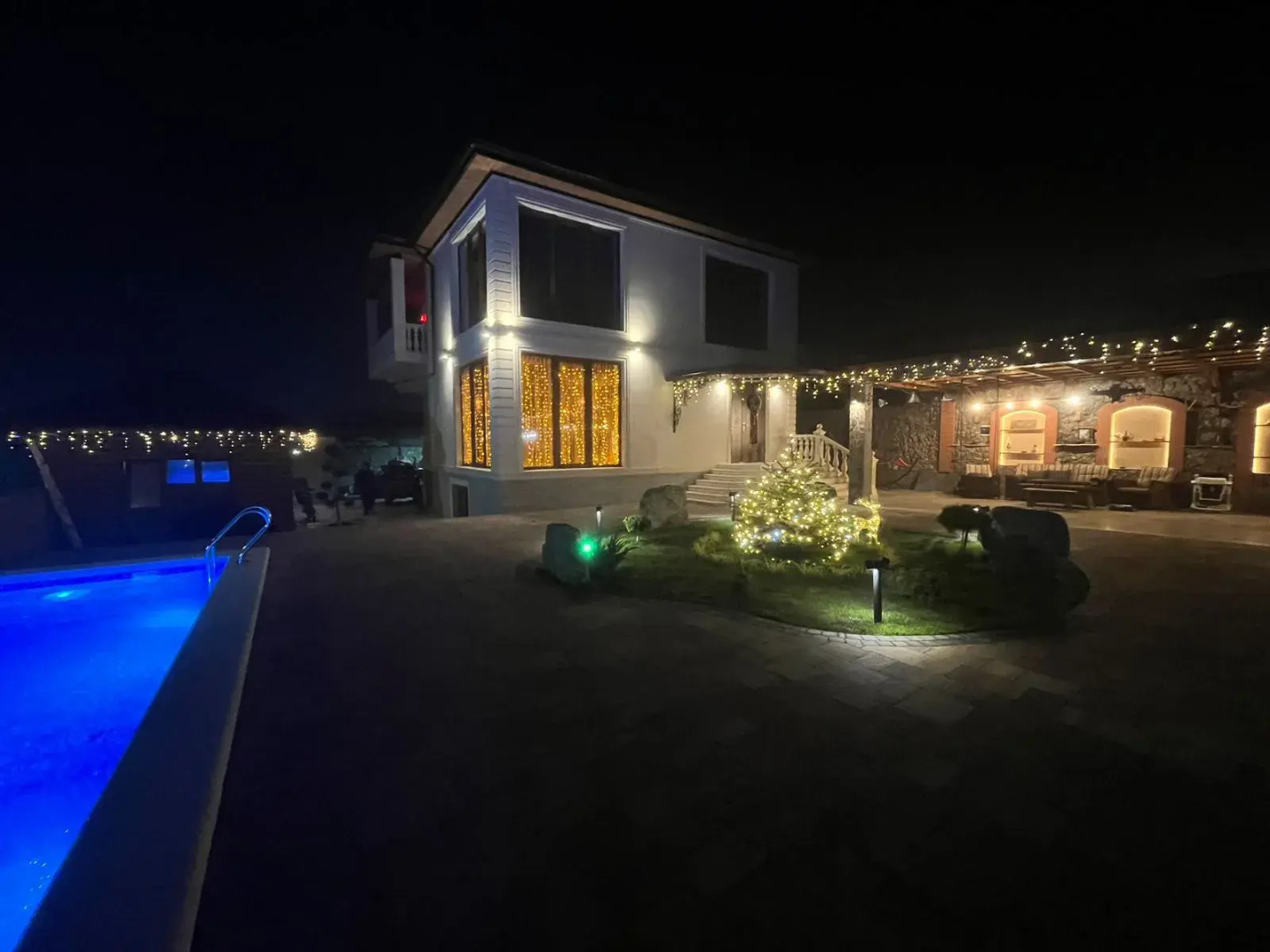 Частный Дом в Горах с Бассейном