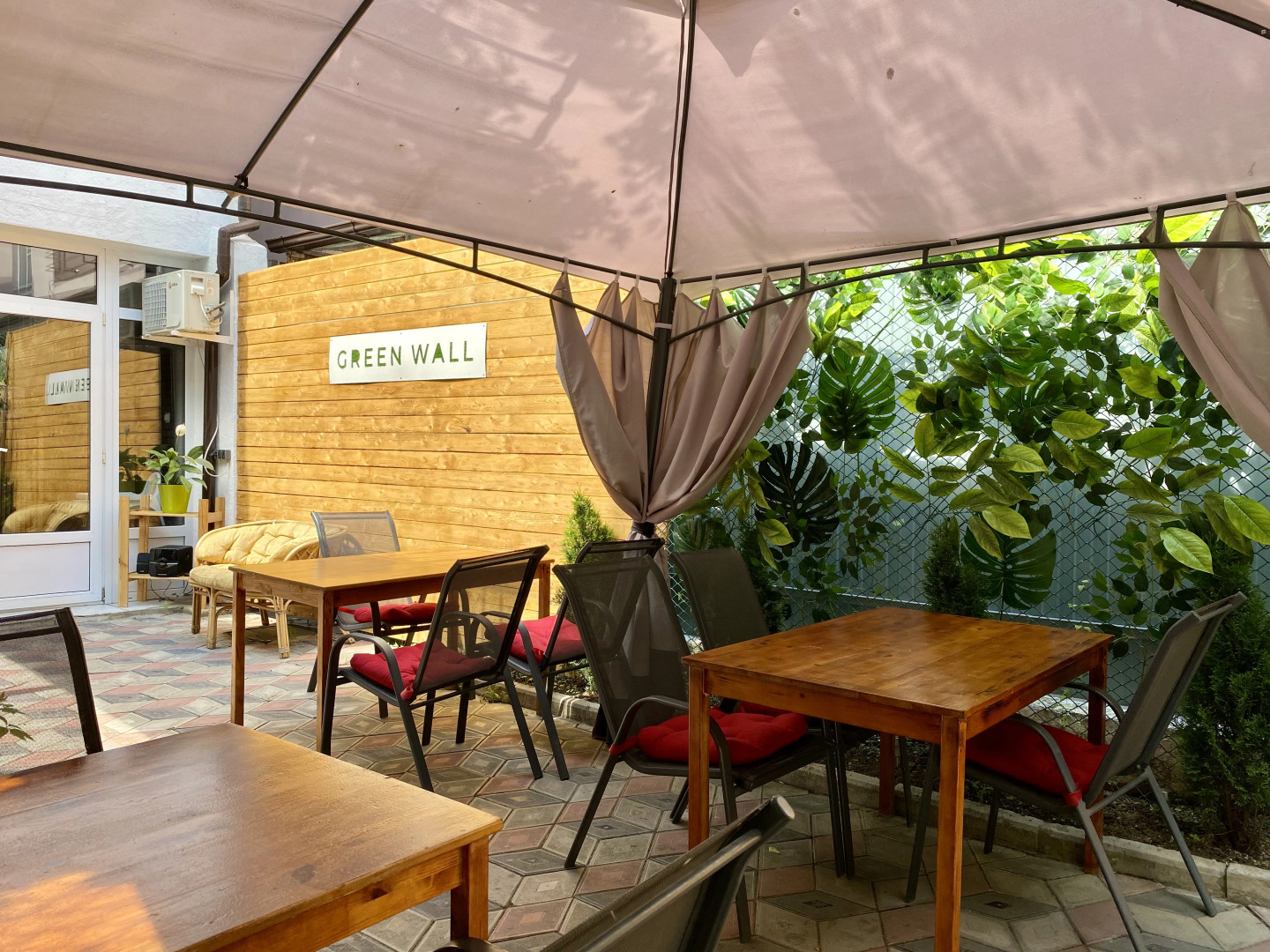 Гостевой дом Green Wall