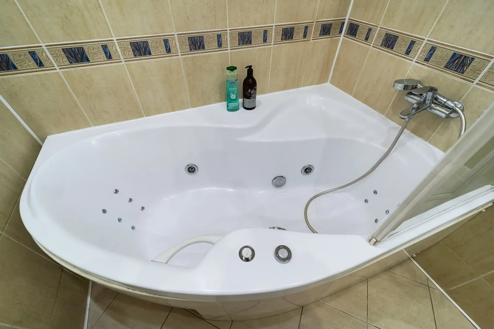 Квартира Просторная 3-комнатная в Центре Возле Метро