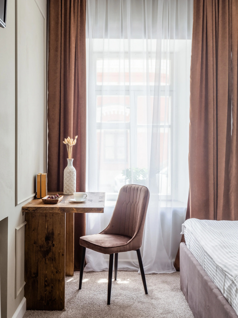 Отель Тихонов