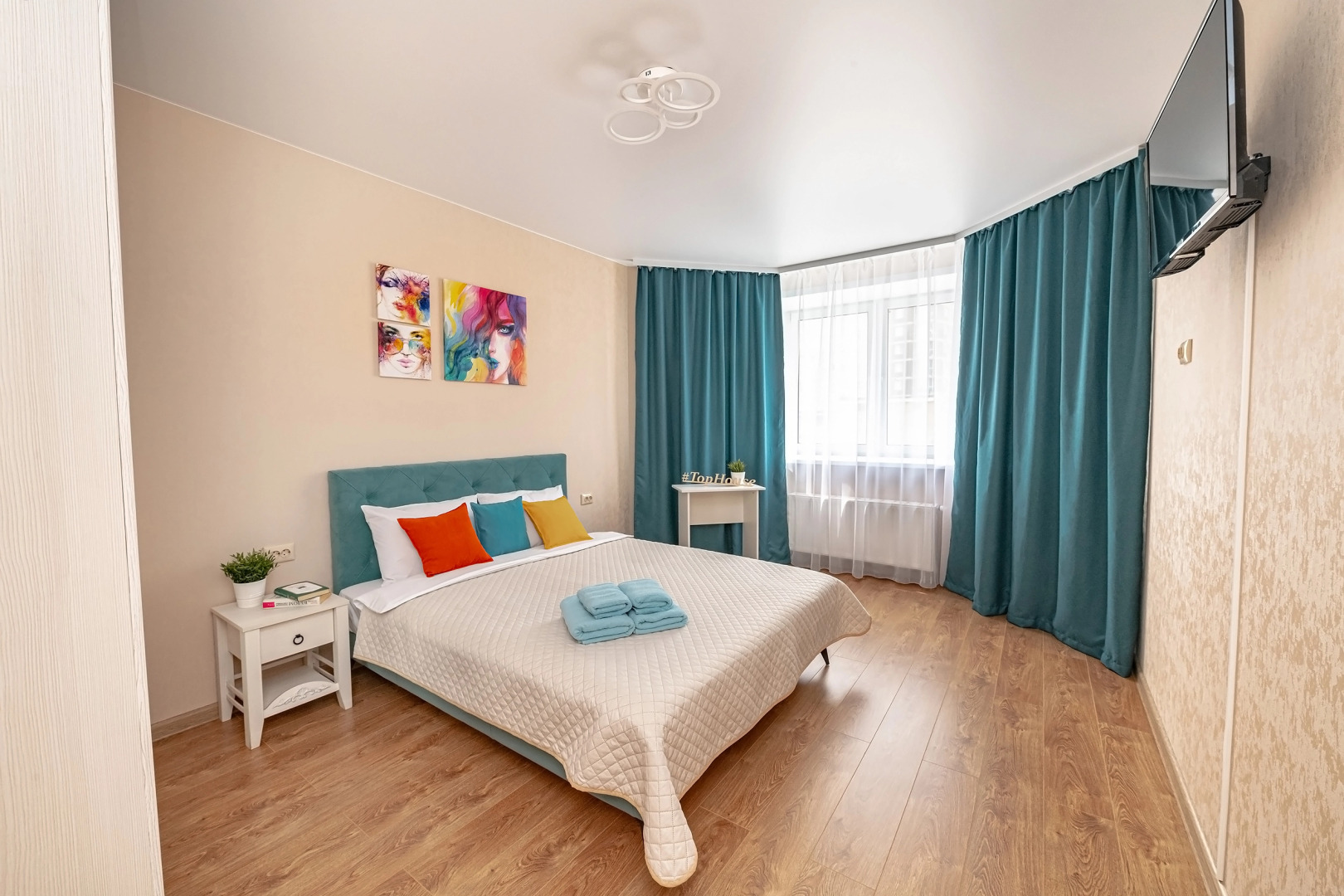 Апартаменты TopHouse на Нейбута 2A двухкомнатные