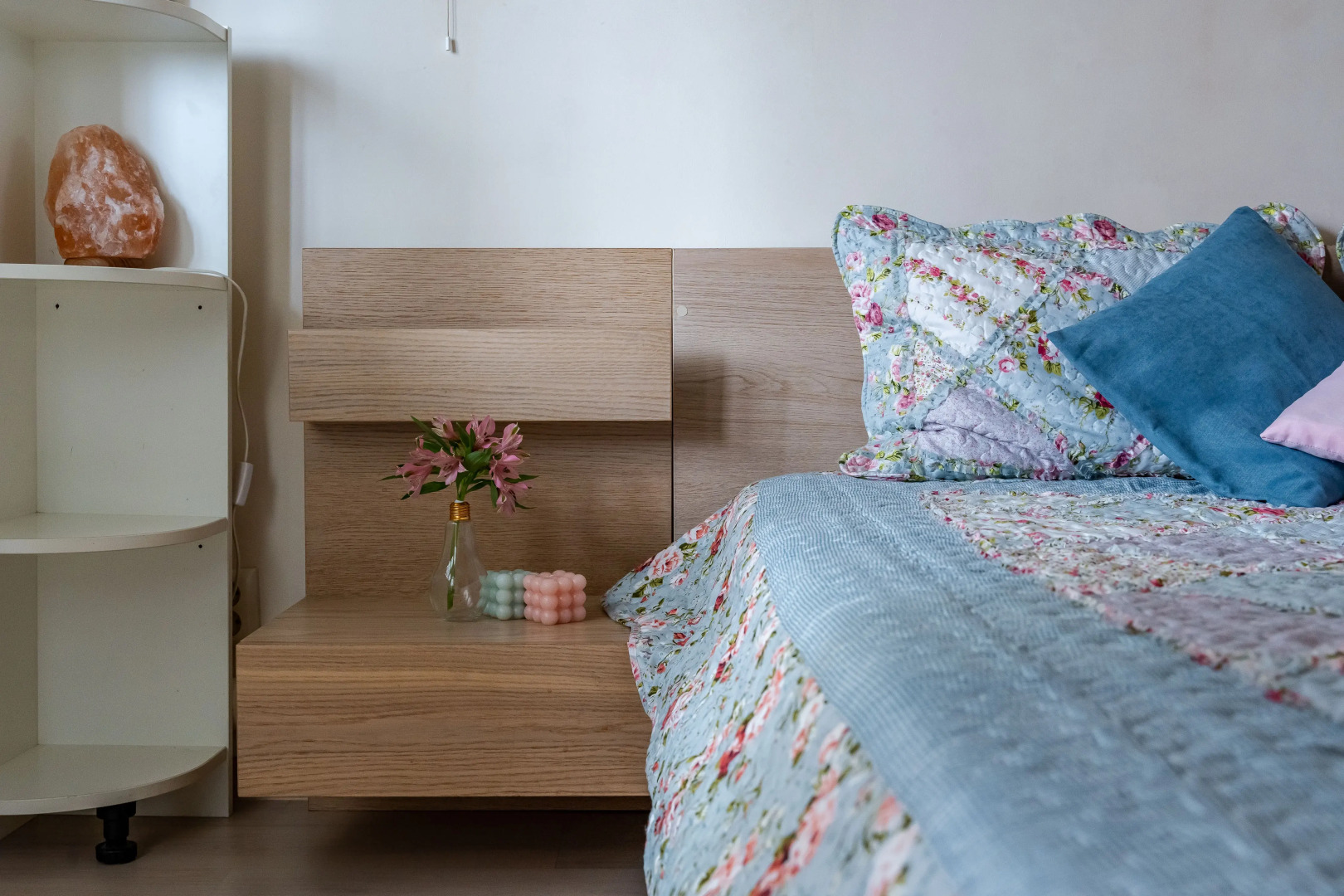 Квартира 2-комнатная Цветочная нежность