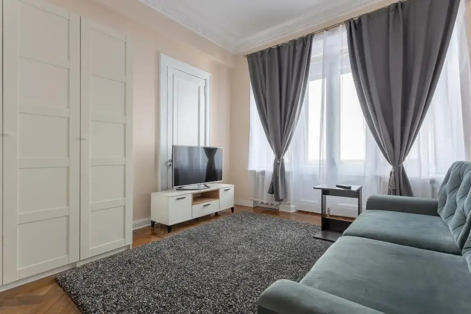 Апартаменты Улучшенные с Балконом и Гостиной