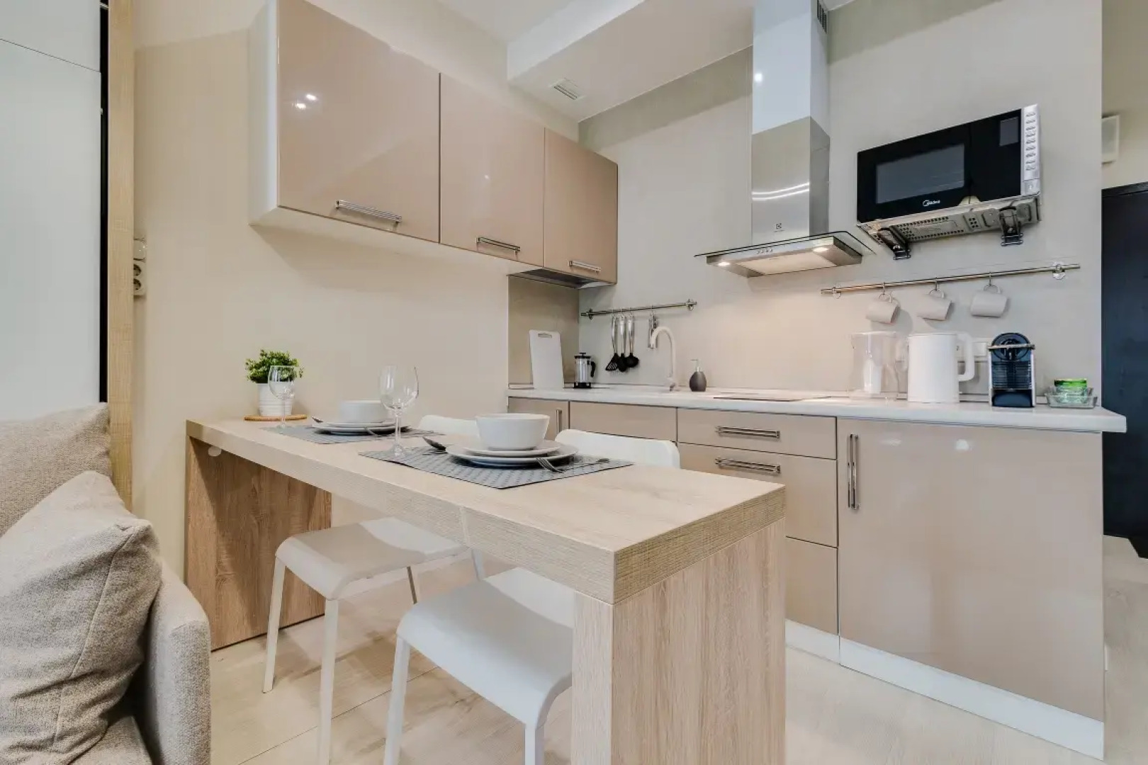 Апартаменты Премиум с Балконом и Видом на Город Business Apartments