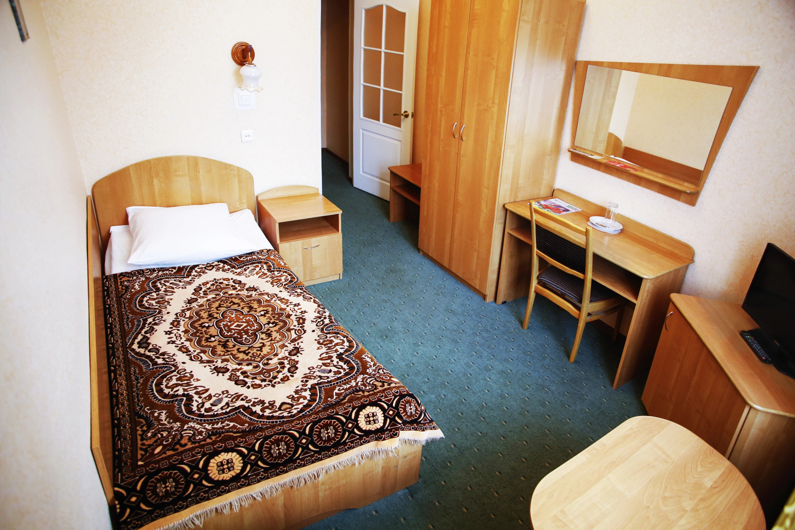 Гостиница Октябрьская