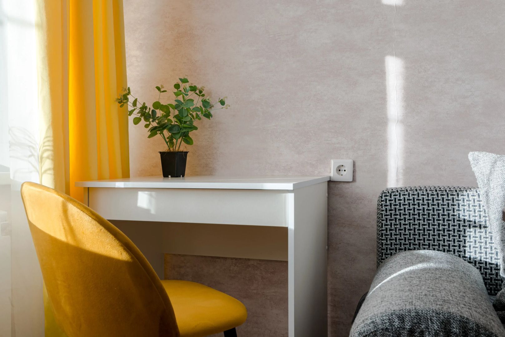 Квартира 1-к у залива на Маркова 8/2 от RentAp, 4 сп.места