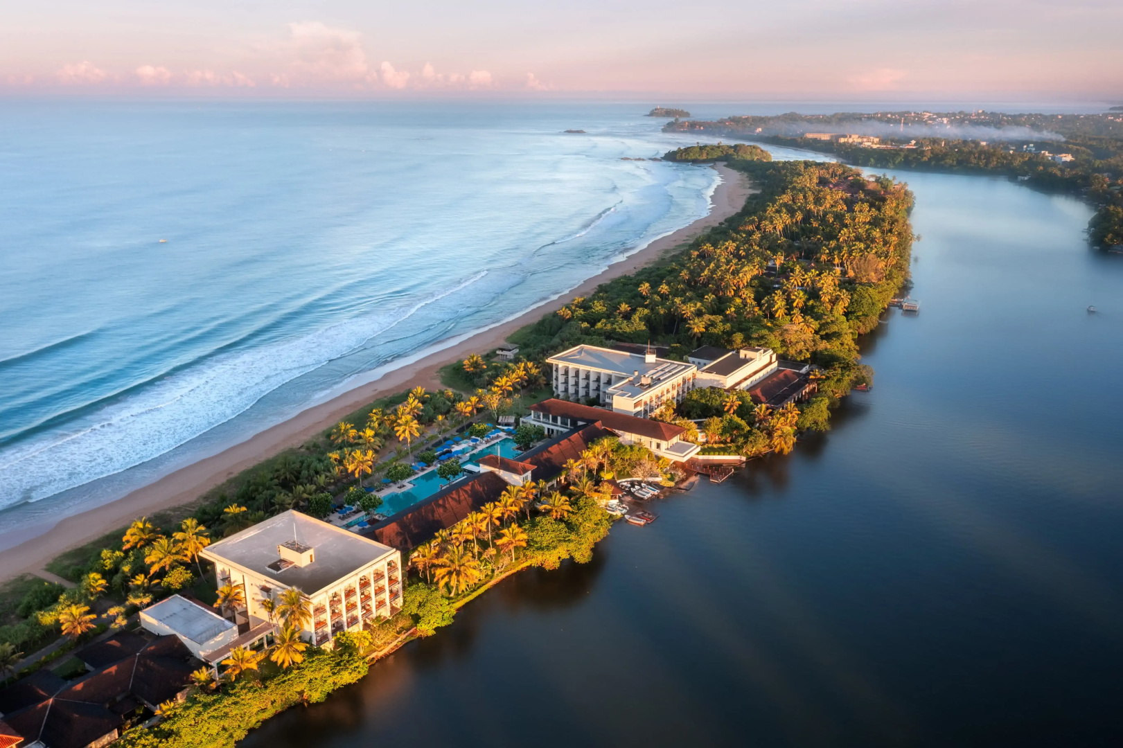 Курортный Отель NH Bentota Ceysands