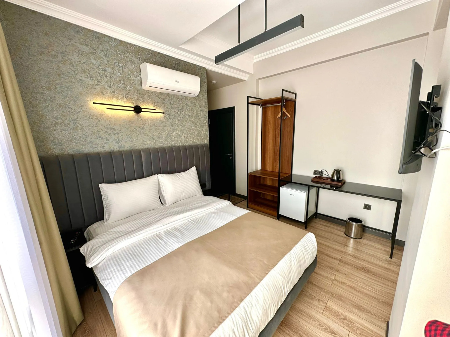 Lenora Airport Hotel