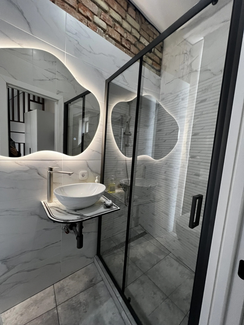 Апартаменты в самом центре города с видом на пешеходную улицу