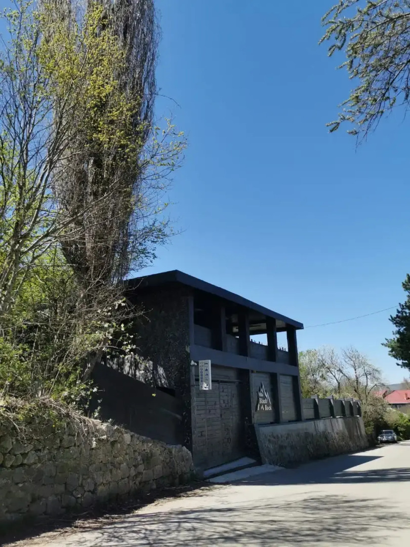 Отель Черная скала