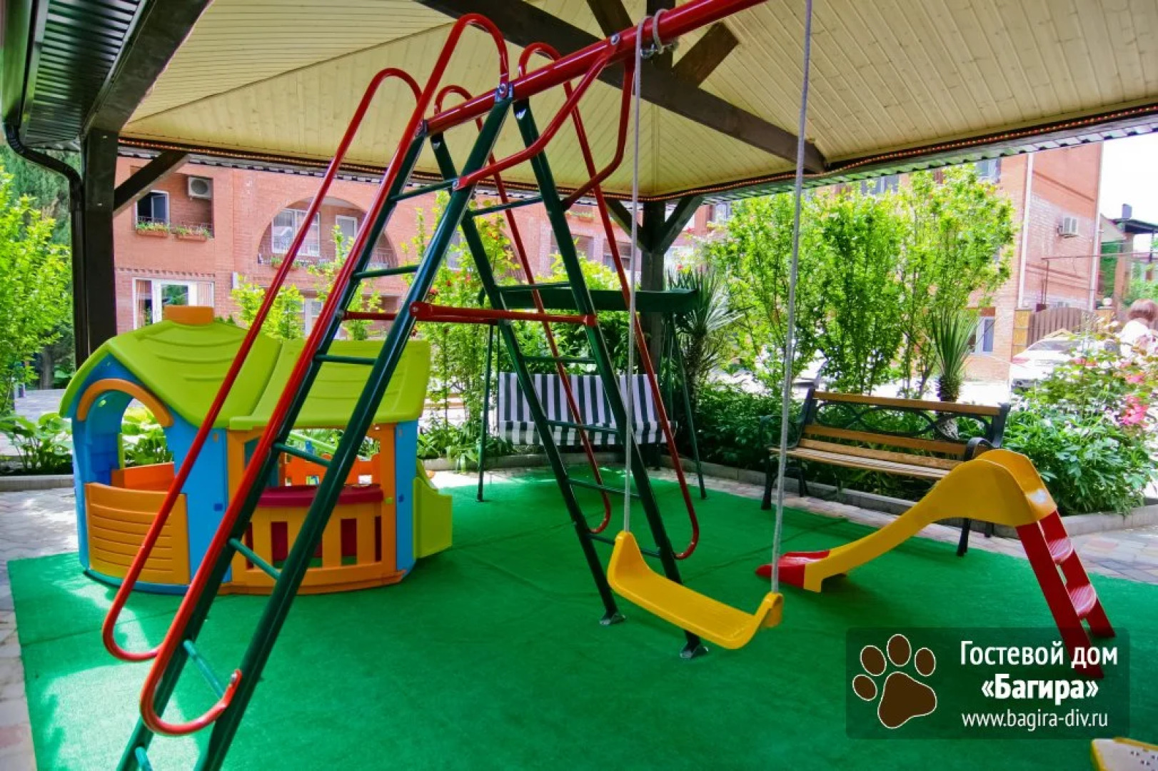 Отель Багира