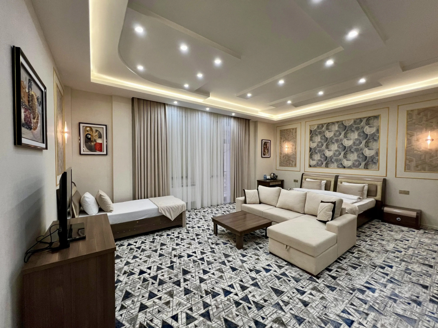 Отель Royal Mansion