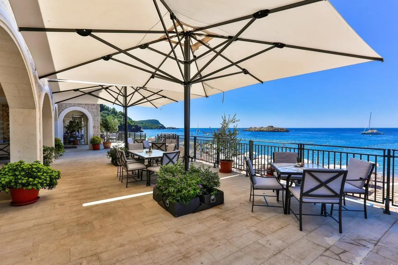 Отель California by Aycon