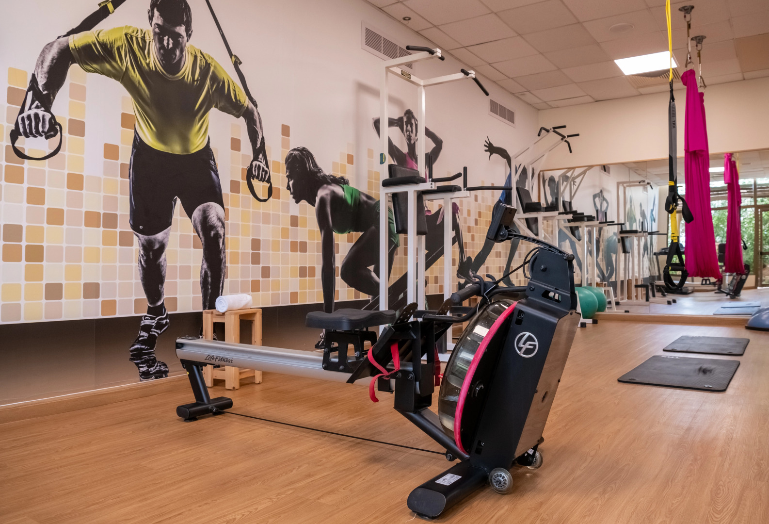 Отель Constantinou Bros Athena Beach