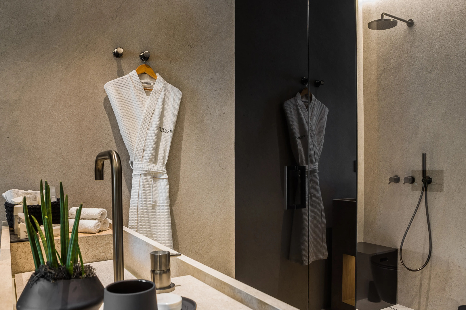 Отель Canale Hotel&Suites