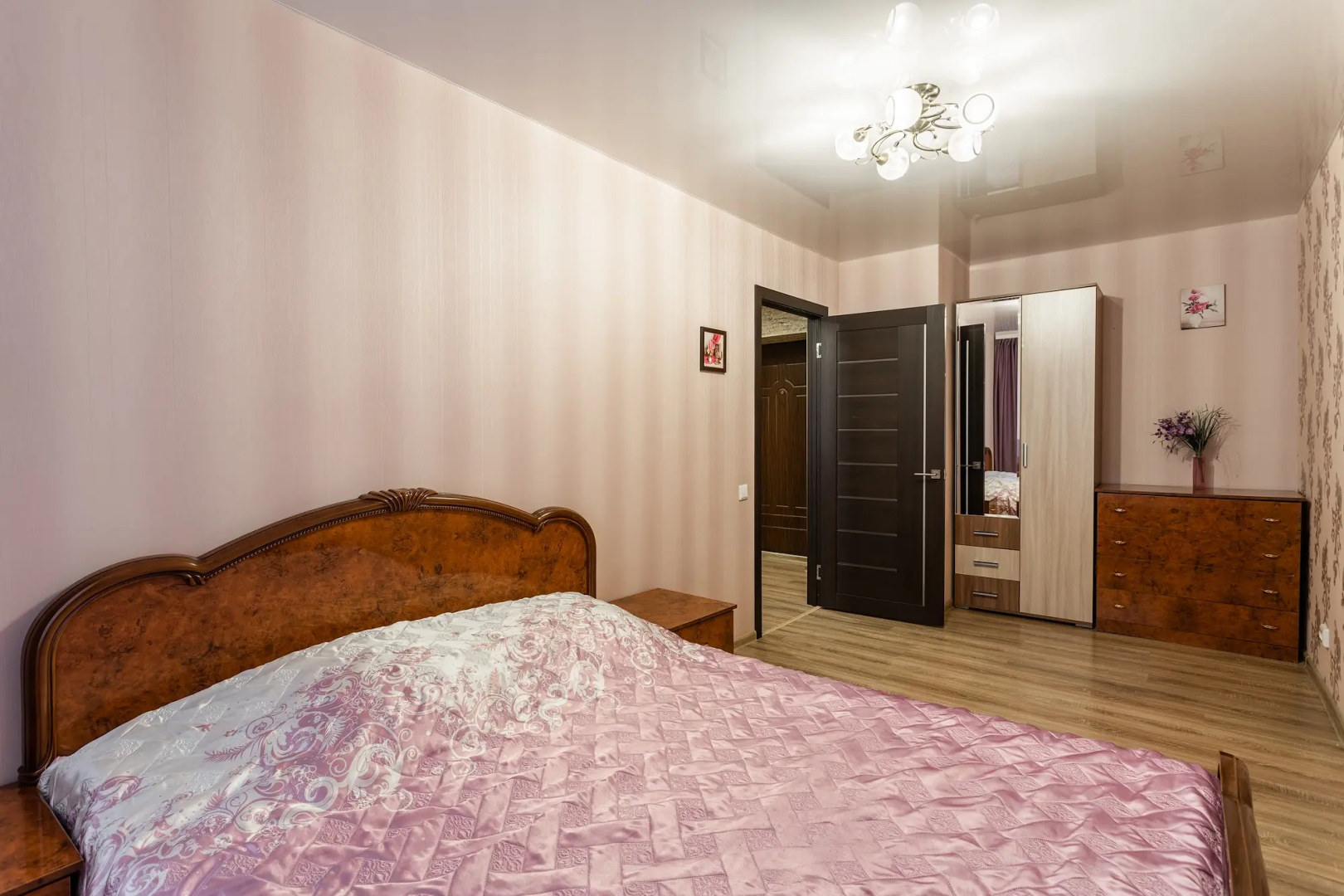 Апартаменты на Сутки на улице Октябрьской 46