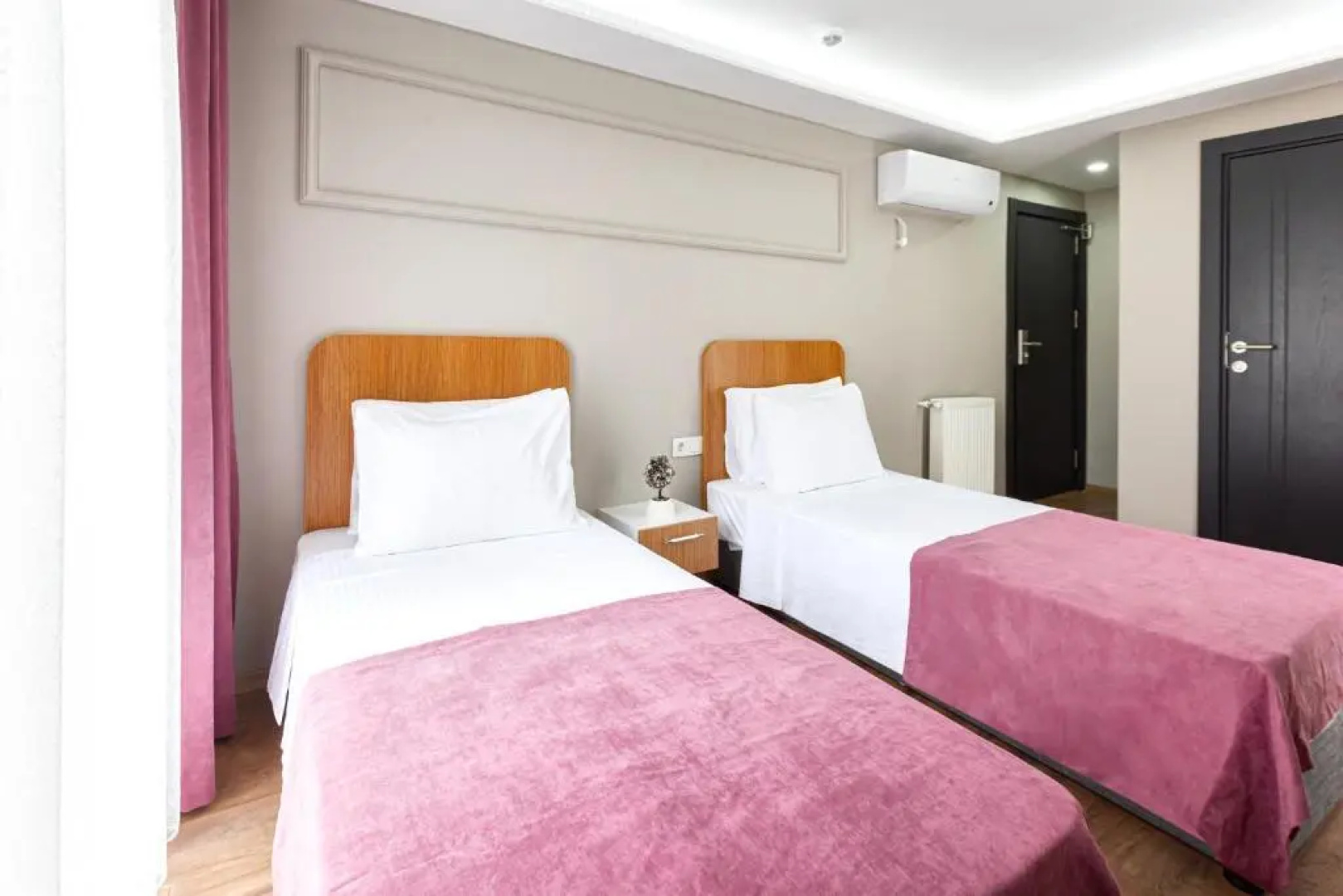 Ria Suites Hotel
