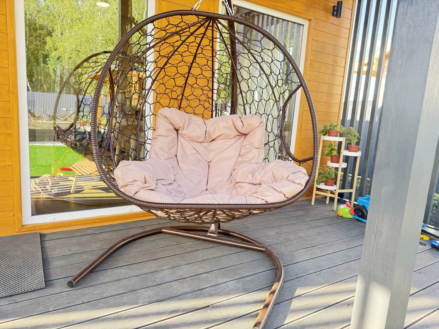 Частный дом Пpоcтopный с Панорaмными Окнaми и Кpacивым Видом