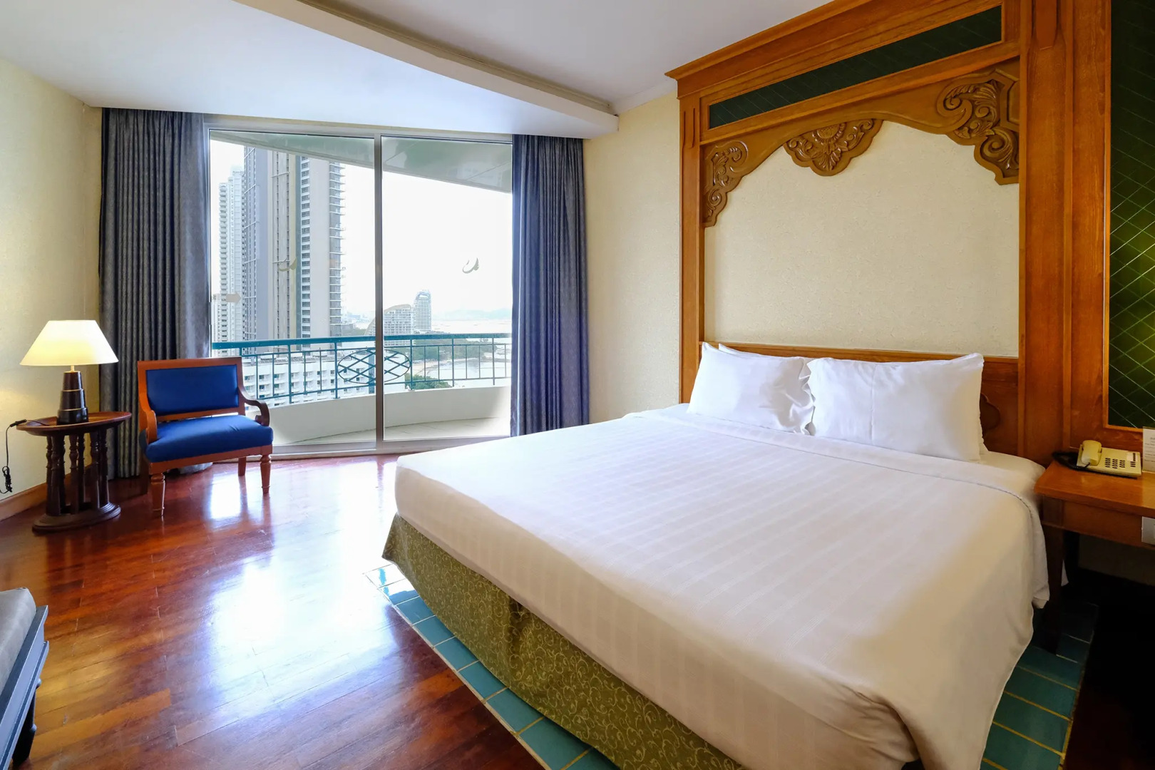 Отель Long Beach Garden Hotel & Pavilions