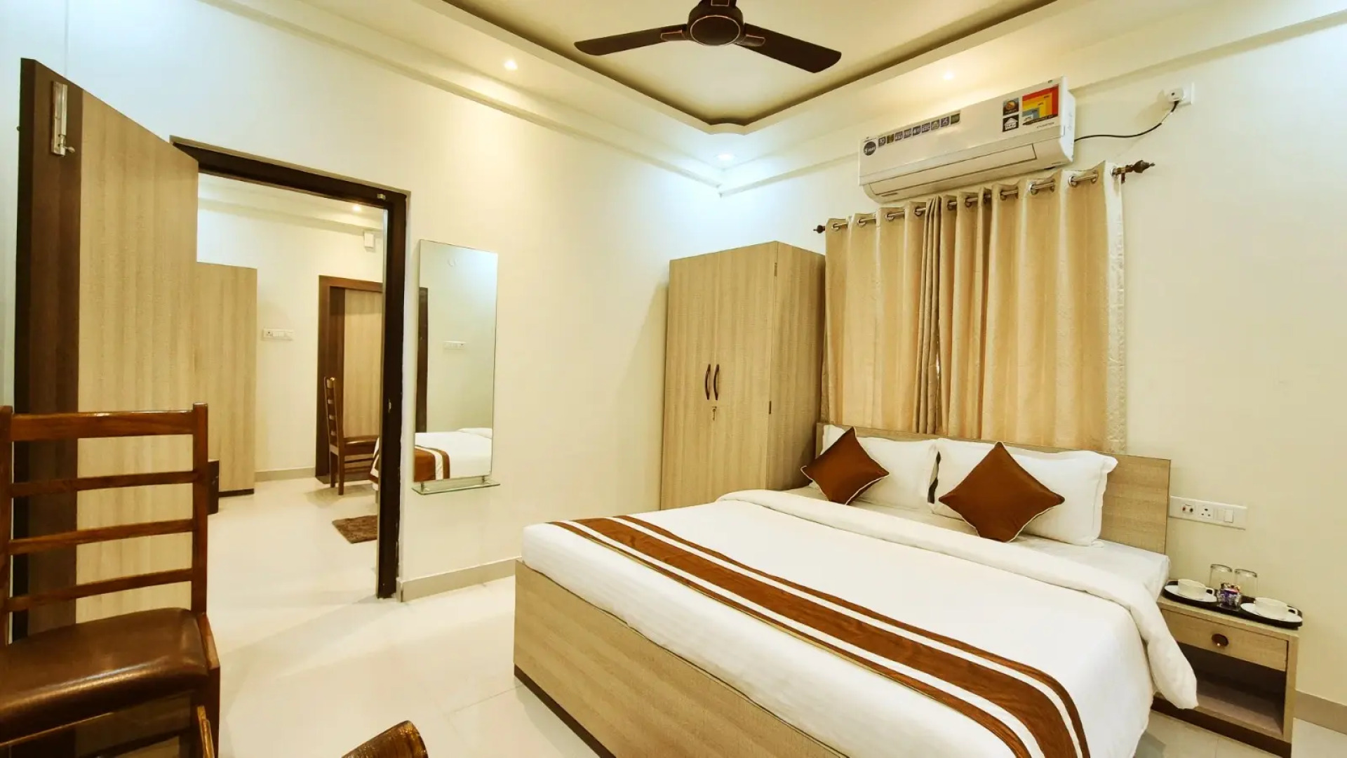 Отель Best Inn By Book Meri