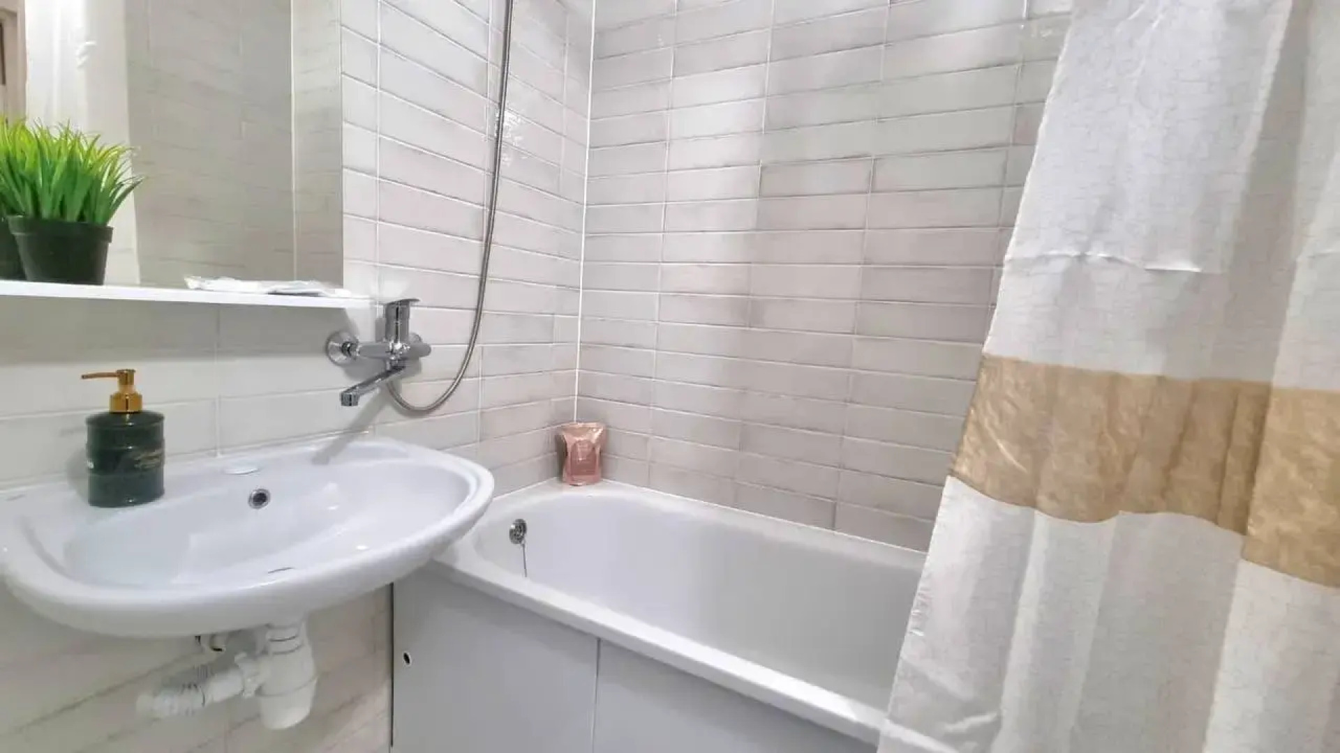 Однокомнатная квартира Natali apart в ЖК Зеленая Вертикаль на метро Лесопарковая