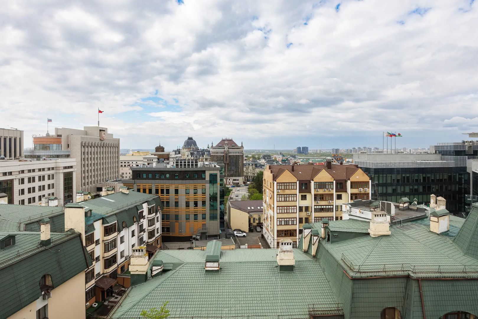 Семейная видовая квартира в центре «Городская Панорама»